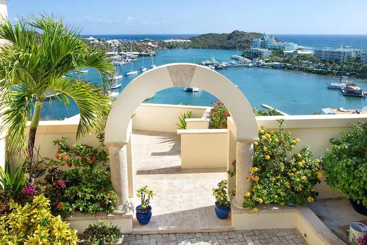 Villa Luminara- Lux Pool, Garden, Retreat & Beach Oyster Pond