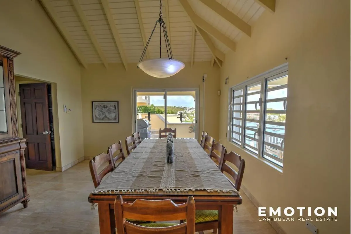 Villa Luminara- Lux Pool, Garden, Retreat & Beach Oyster Pond