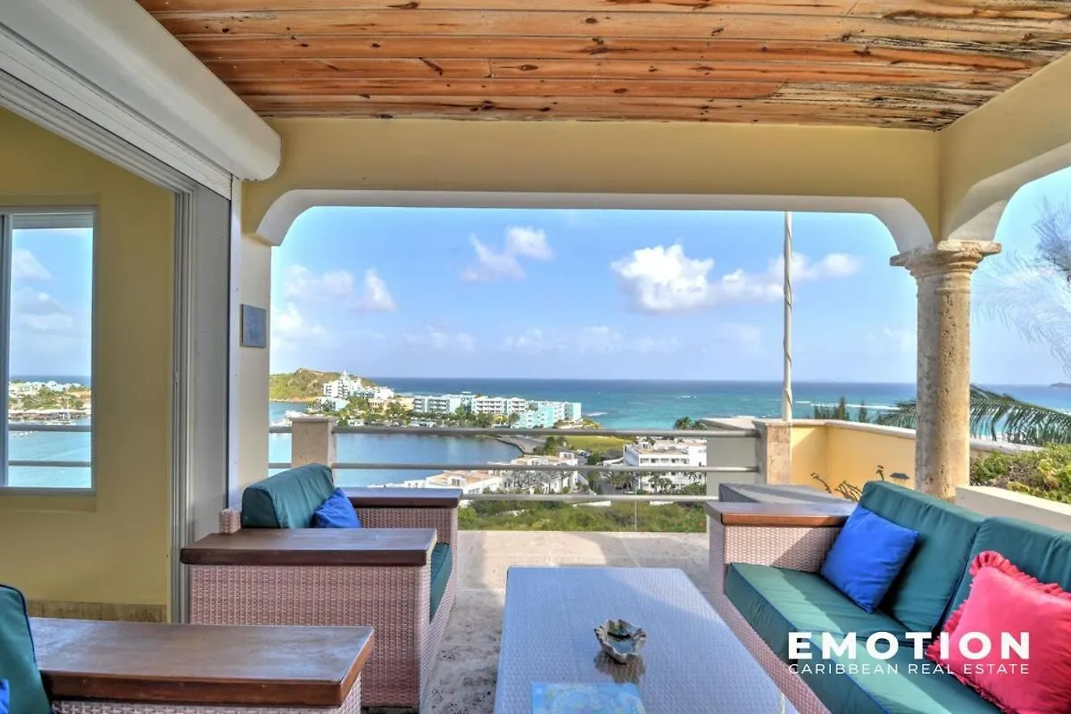 Villa Luminara- Lux Pool, Garden, Retreat & Beach Oyster Pond