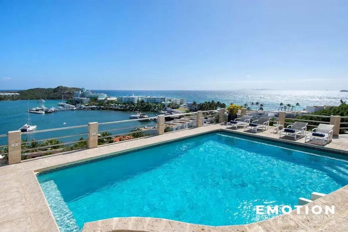 Villa Luminara- Lux Pool, Garden, Retreat & Beach Oyster Pond