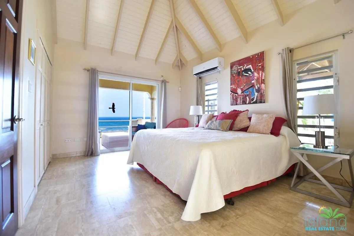 Villa Luminara- Lux Pool, Garden, Retreat & Beach Oyster Pond