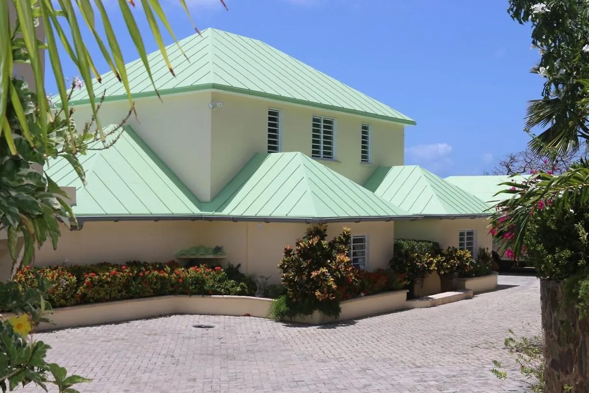 Villa Luminara- Lux Pool, Garden, Retreat & Beach Oyster Pond