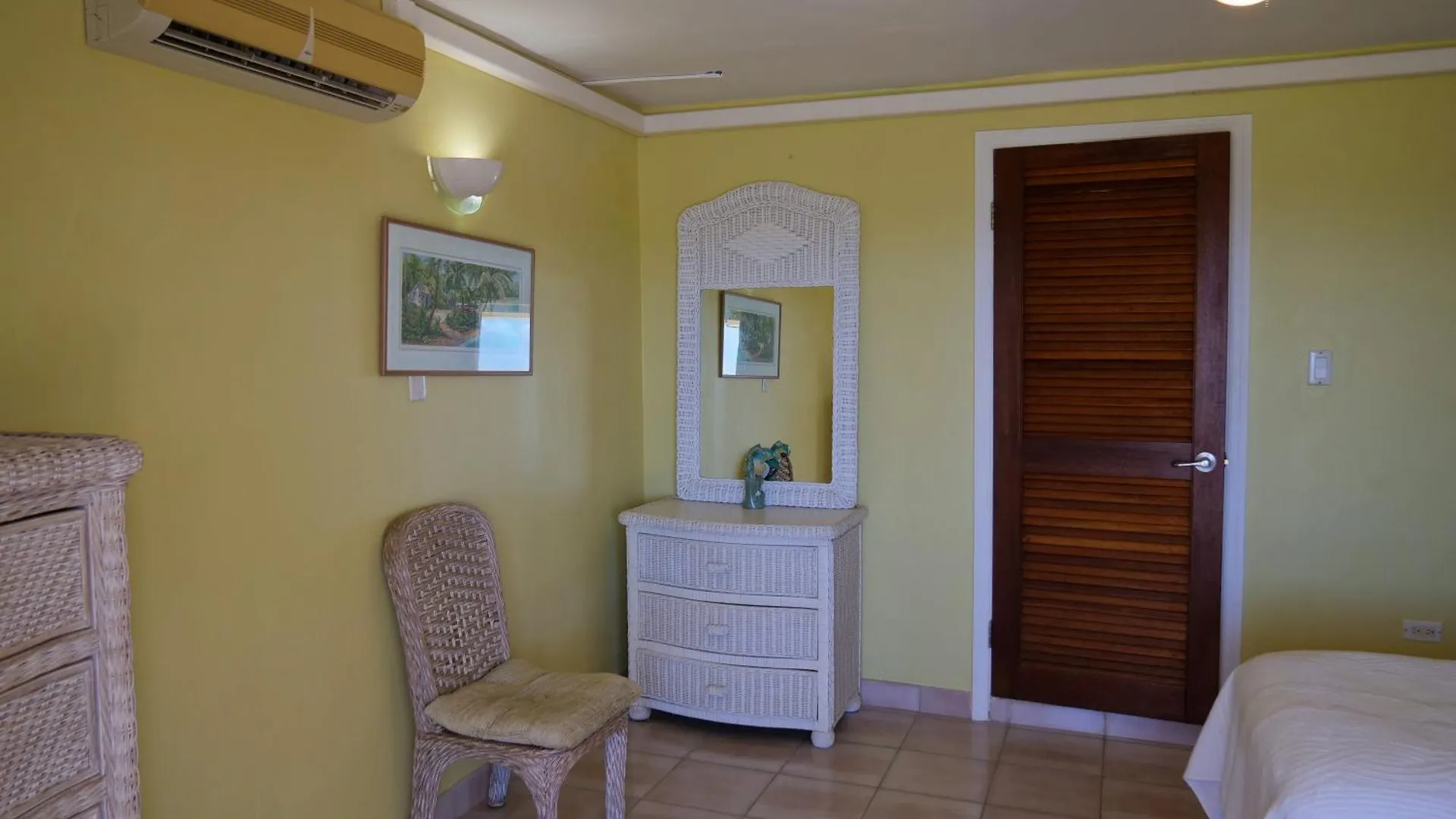 Villa Luminara- Lux Pool, Garden, Retreat & Beach Oyster Pond